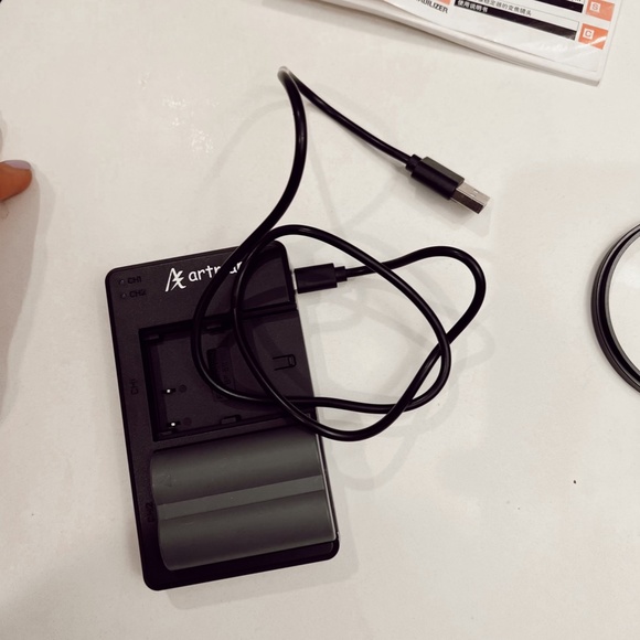 CANON EOS 20D DIGITAL SLR CAMERA with CANON 28-135MM LENS! with camera bag - Picture 13 of 16